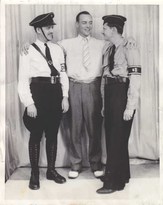 James Metcalfe and William Mueller and Jacie in the Bund 1937.jpg